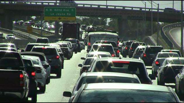 Multi-car crash shuts down I-95 - WSVN 7News | Miami News, Weather ...