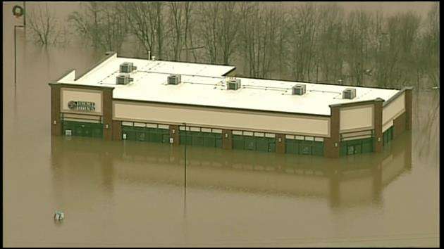 Rescue crews assist with evacuations in Midwest flooding - WSVN 7News ...