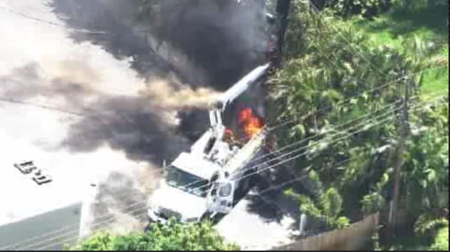 Bucket Truck Catches Fire In Hollywood Worker Injured Wsvn 7news Miami News Weather Sports Fort Lauderdale