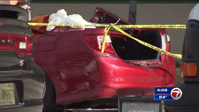 1 dead after car crashes into school bus in Pembroke Pines - WSVN 7News ...