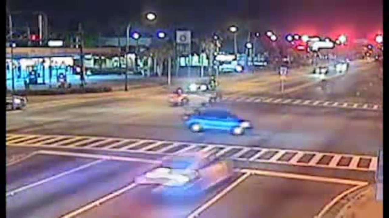 Officer cited for on-duty crash during stolen car pursuit - WSVN 7News ...