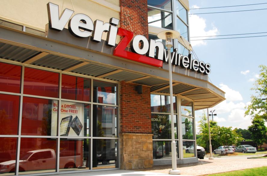 Striking Verizon workers to return Wednesday; deal inked ...