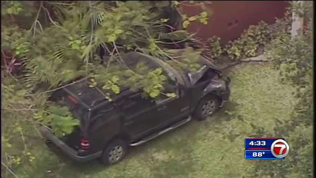 Car crash ends in front yard of Hialeah home - WSVN 7News | Miami News ...