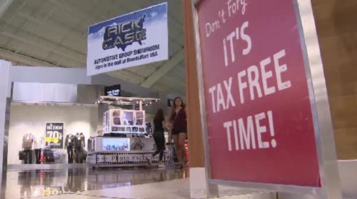 Shoppers make back-to-school purchases during tax free weekend - WSVN ...