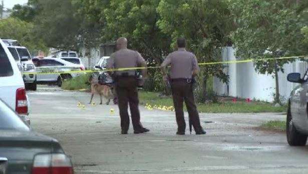 2 shot dead, 4 injured during wake in NW Miami-Dade - WSVN 7News ...