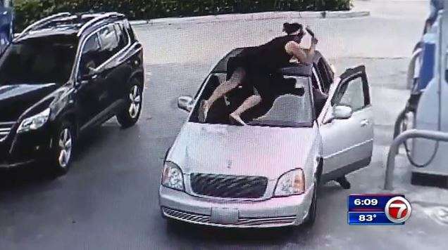 Man involved in purse snatching, car theft arrested - WSVN 7News ...
