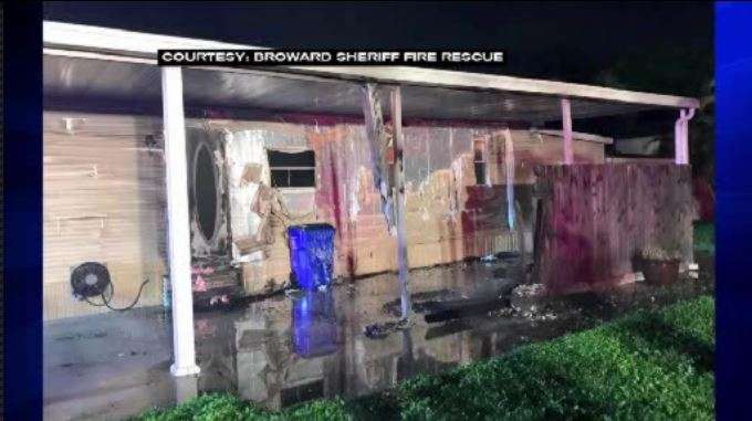 Pompano Beach mobile home catches fire after lightning strike - WSVN ...