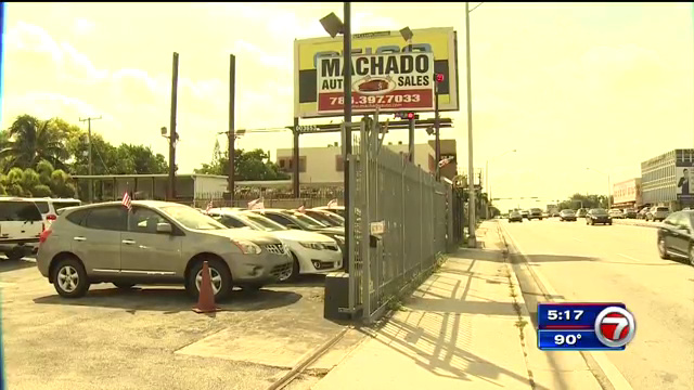 Man caught on camera ransacking Miami car dealership - WSVN 7News ...