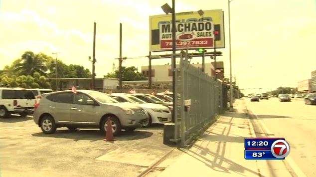 Burglar caught on video breaking into Miami auto dealership - WSVN ...