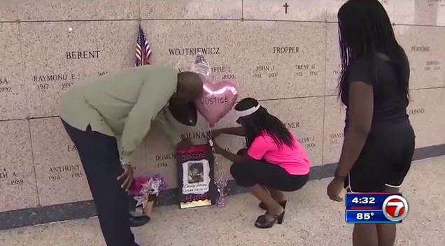 Memorial held in Boynton Beach for man killed by police 1 year ago ...