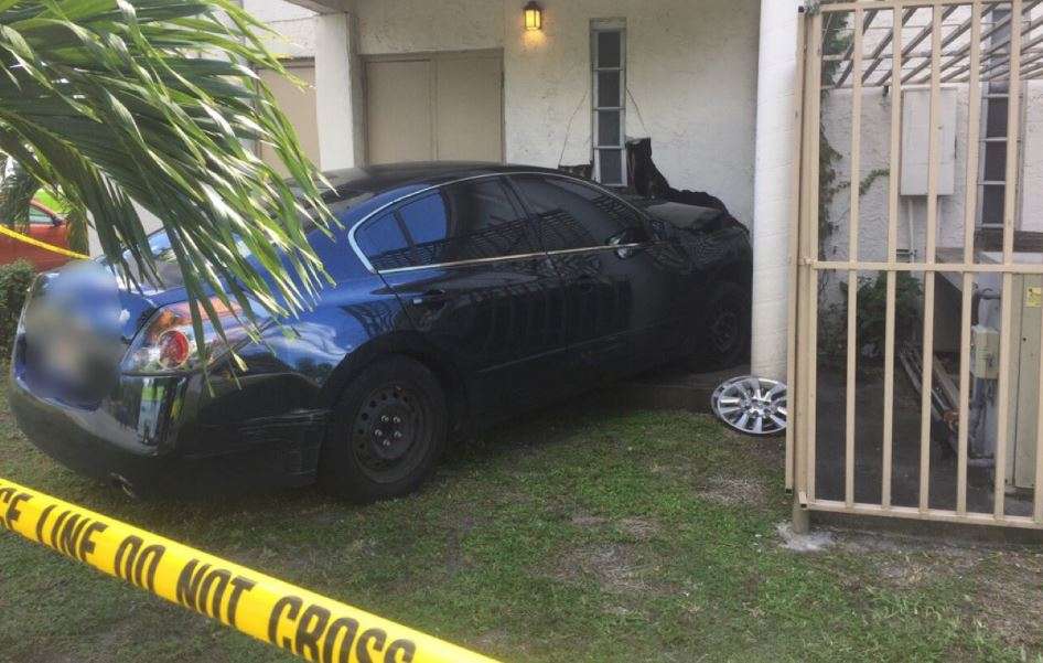 8 injured after car crashes into Miami Gardens church - WSVN 7News ...