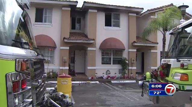 Townhouse catches fire in SW Miami-Dade – WSVN 7News | Miami News ...