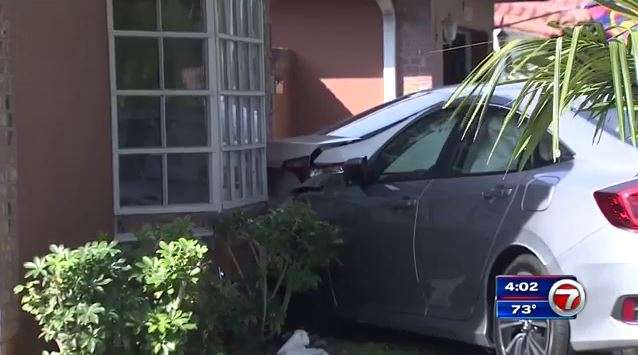 Driver crashes into Miami Lakes house - WSVN 7News | Miami News ...