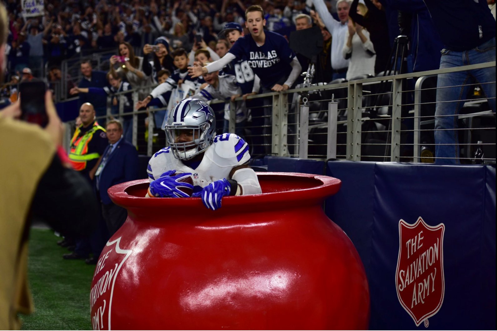NFL won’t fine Ezekiel Elliott for Salvation Army kettle jump WSVN