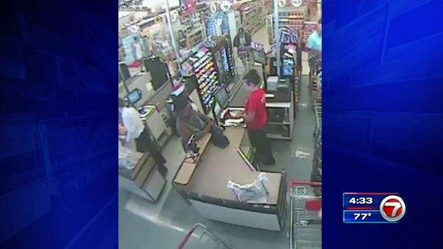 Camera captures 2 women suspected of using stolen credit card in Keys ...