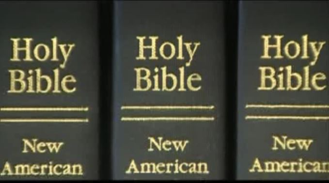 Trump Signed Bibles Heresy Many Religious Leaders Say No Wsvn 7news Miami News Weather Sports Fort Lauderdale