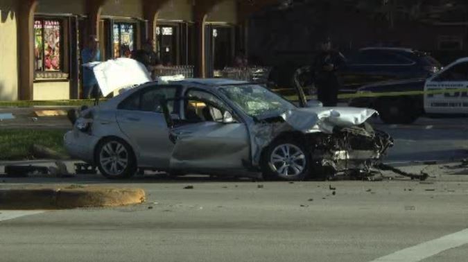 Multiple injuries after 2-car crash in Hollywood - WSVN 7News | Miami ...