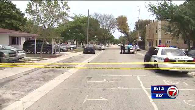 Man dies after found stabbed inside car in Miami - WSVN 7News | Miami ...