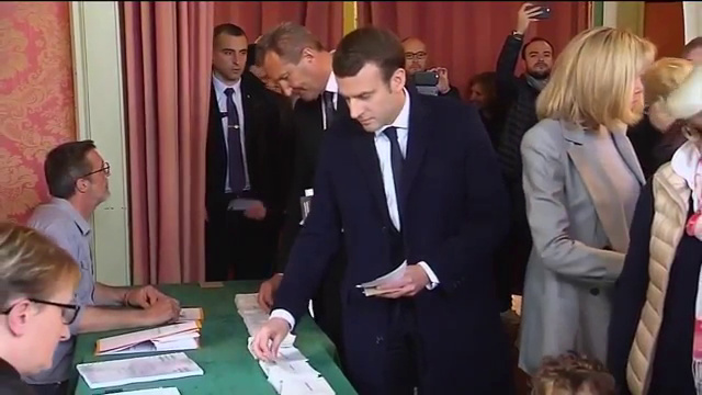 Barack Obama Endorses Emmanuel Macron Wsvn 7news Miami News Weather Sports Fort Lauderdale