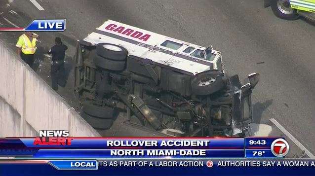 Northbound I-95 closed at Miami Gardens Drive due to rollover crash ...