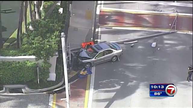 Elderly man dies after car hits light pole in Sunny Isles Beach - WSVN ...