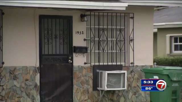 Burglar breaks into NW Miami-Dade home via AC unit - WSVN 7News | Miami ...