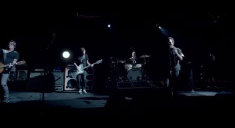 Pearl Jam and Chicago Cubs combine in film ‘Let’s Play Two’ - WSVN