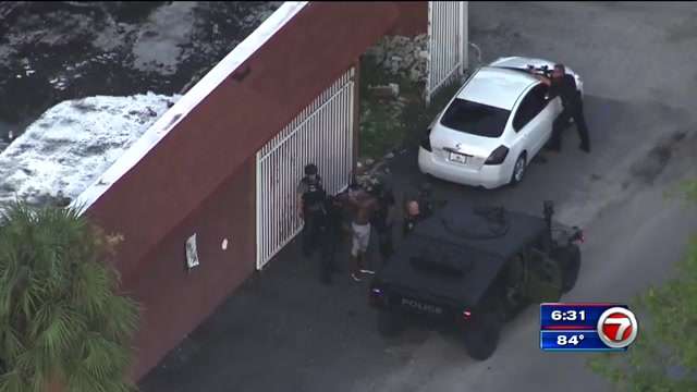 3 in custody after SWAT situation at Fort Lauderdale strip mall - WSVN ...