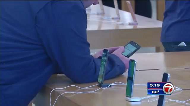 Iphone Florida Project Apple fans line up for hours in Miami Beach for new iPhone X - WSVN ...
