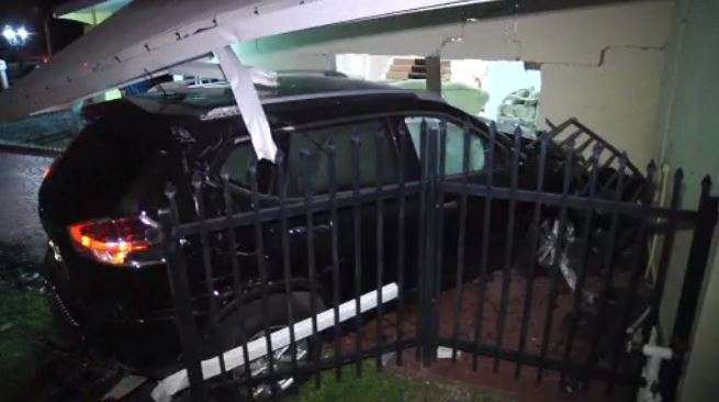Car smashes into home in Northeast Miami-Dade - WSVN 7News | Miami News ...