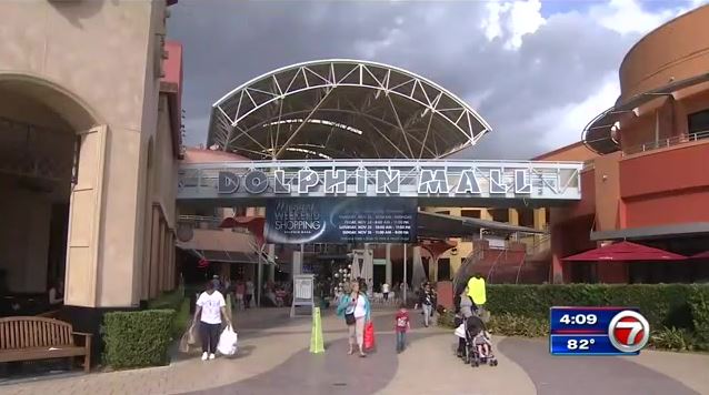 Black Friday Sales Bring Crowds To South Florida S Biggest Malls Wsvn 7news Miami News Weather Sports Fort Lauderdale