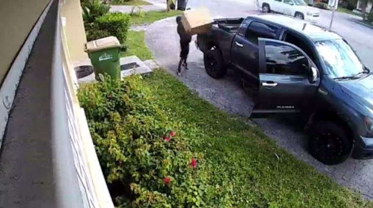 Burglar steals Christmas package from North Miami home - WSVN 7News ...