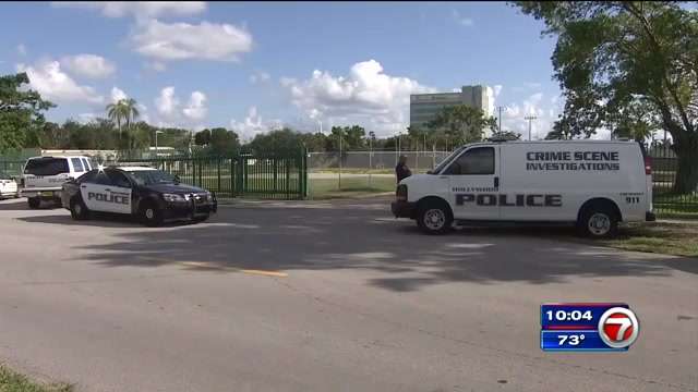 Security guard shot by fellow guard in Hollywood - WSVN 7News | Miami ...