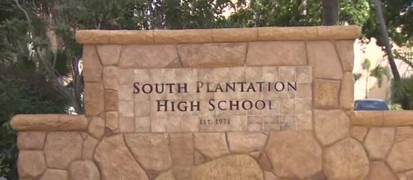 PLANTATION, FLA. (WSVN) - South Plantation High School has lifted a brief lockdown after police did not locate a weapon on campus, authorities said.Plantation Police<a class="excerpt-read-more" href="https://wsvn.com/news/local/broward/south-plantation-high-school-lifts-lockdown-after-no-weapon-was-found-on-campus/">Read More</a>