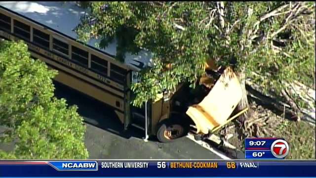 Student hurt after bus crash in Miramar - WSVN 7News | Miami News ...