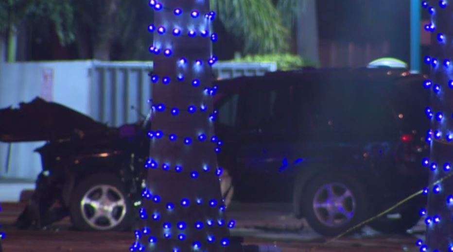 1 dead, 1 hospitalized after crash in North Miami Beach - WSVN 7News ...