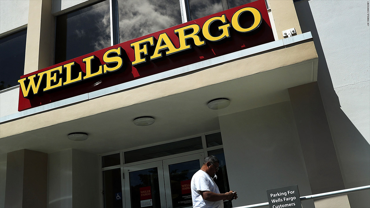 Wells Fargo announces changes to operating hours during