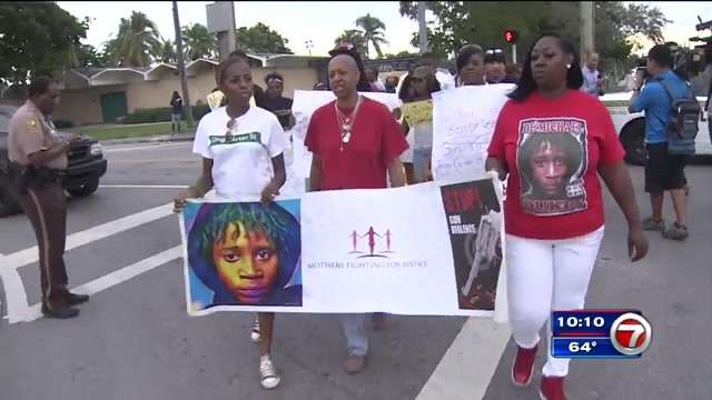 Parents of children killed in shootings march for awareness - WSVN ...
