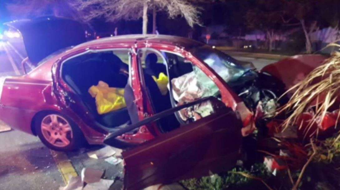 1 hospitalized after car crashes into tree in Plantation - WSVN 7News ...