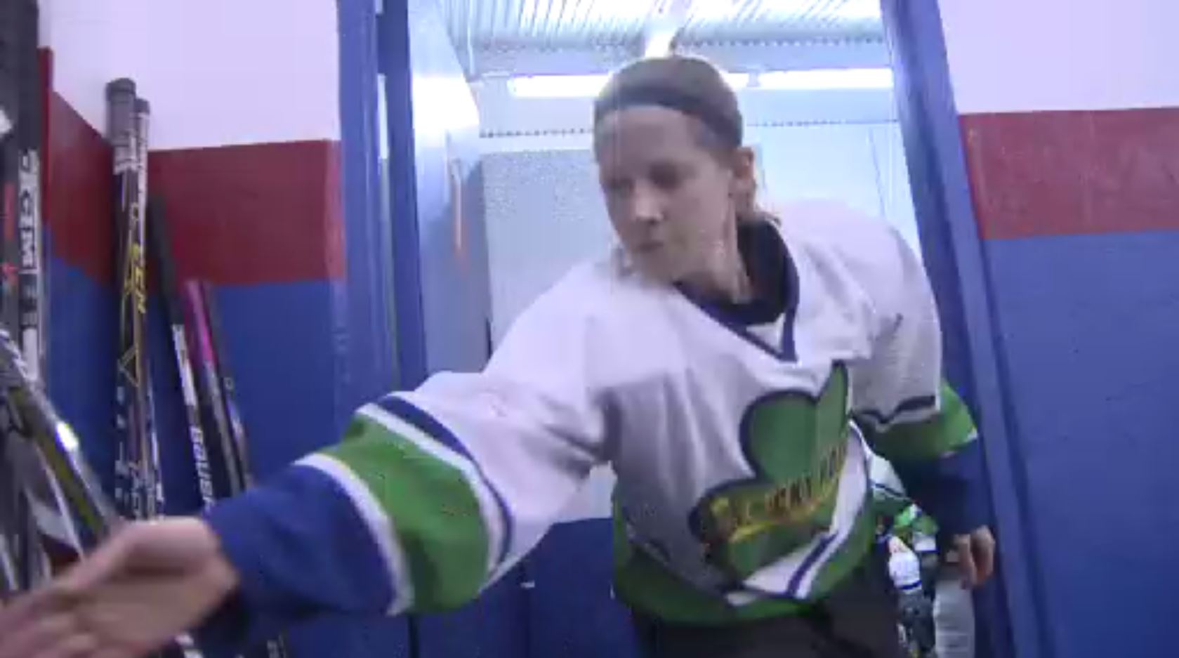 South Florida hockey moms give new meaning to the sport WSVN 7News