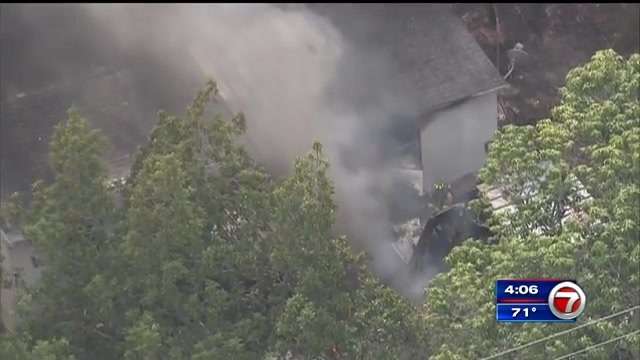 Crews respond to fire outside North Miami home - WSVN 7News | Miami ...