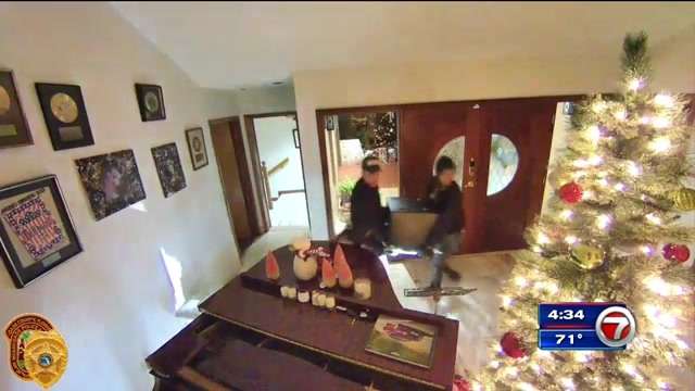 2 thieves caught on camera burglarizing SWMD home - WSVN 7News | Miami ...