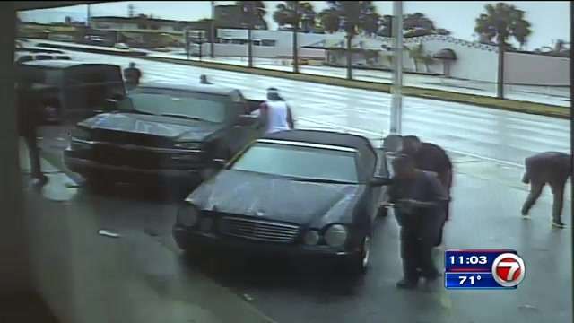 Man hospitalized after shooting outside North Miami lounge - WSVN 7News ...