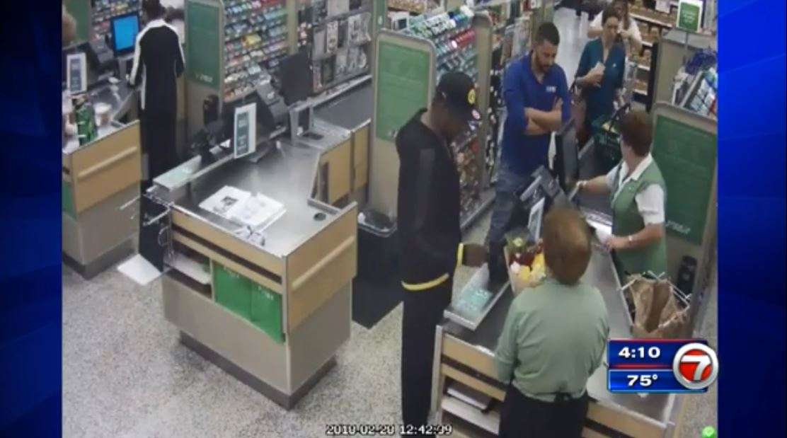 Duo accused of using stolen credit cards to buy $2K in gift cards ...