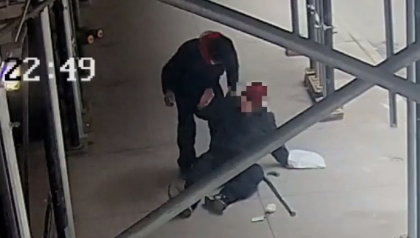 Robber mugs elderly man with cane in broad daylight, NYPD says - WSVN ...