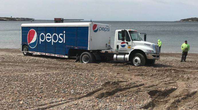 Driver takes wrong turn, gets tractor trailer stuck on