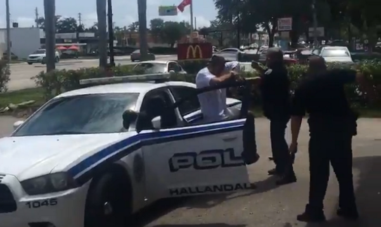 Video shows officers hitting suspect during arrest in Hallandale Beach ...