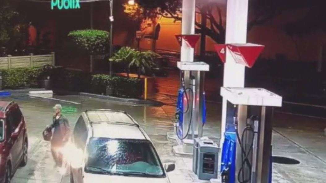Thief steals running car from Miami gas station - WSVN 7News | Miami ...