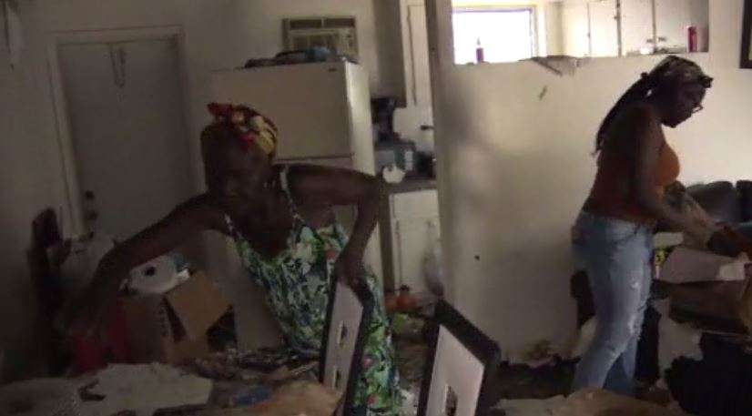 Displaced residents return to site of North Miami apartment building ...
