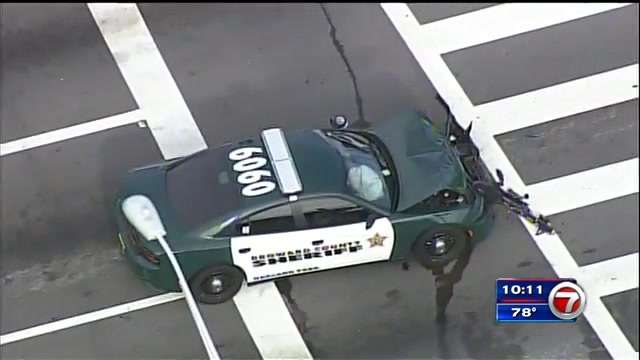 BSO deputy injured in crash at Hollywood intersection - WSVN 7News ...